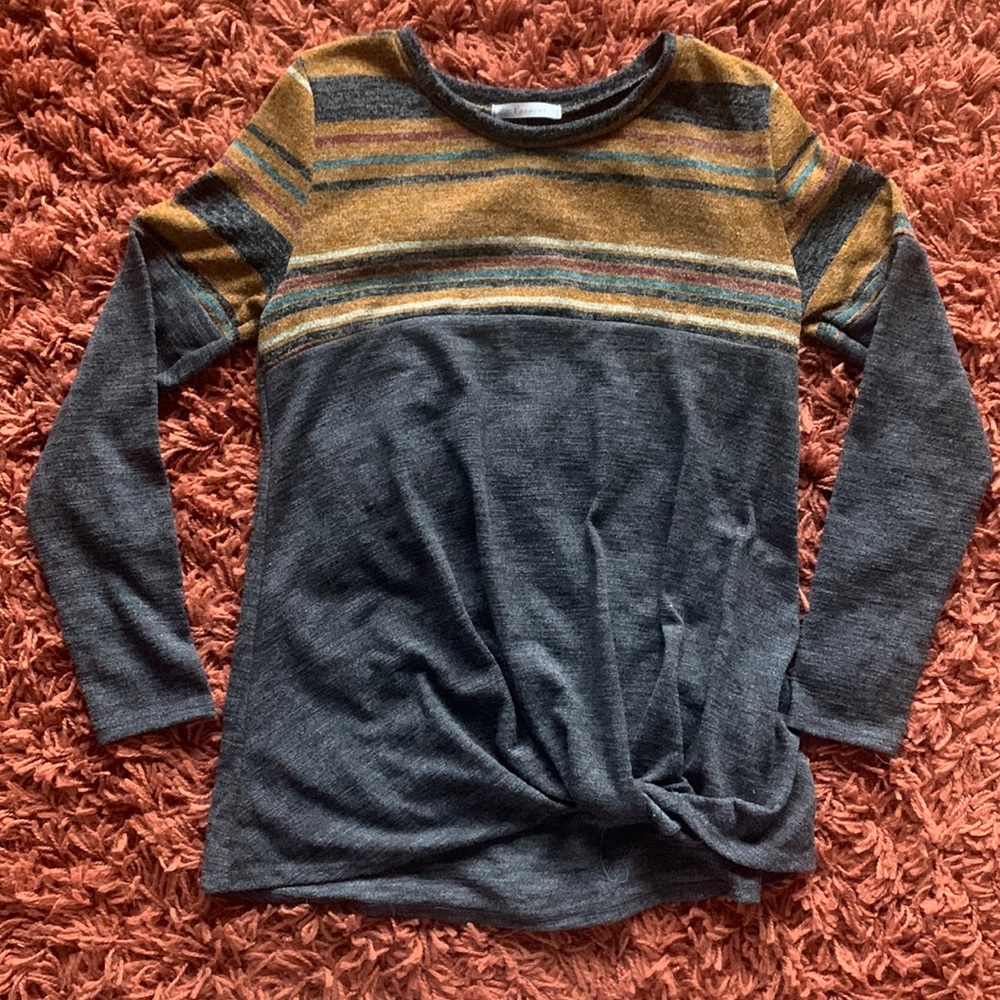 Long Sleeve Knit Blouse with gathered front